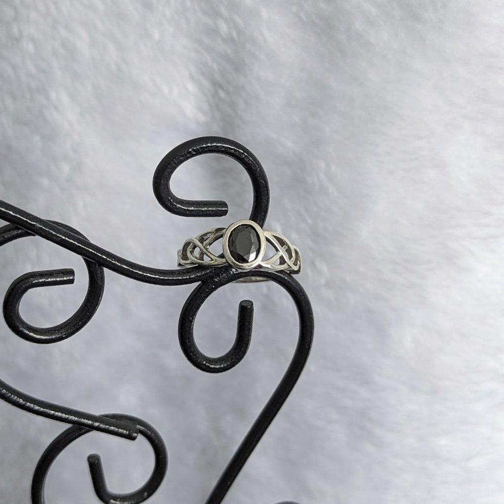 925 Sterling Silver & Black Onyx Celtic ring, size 6